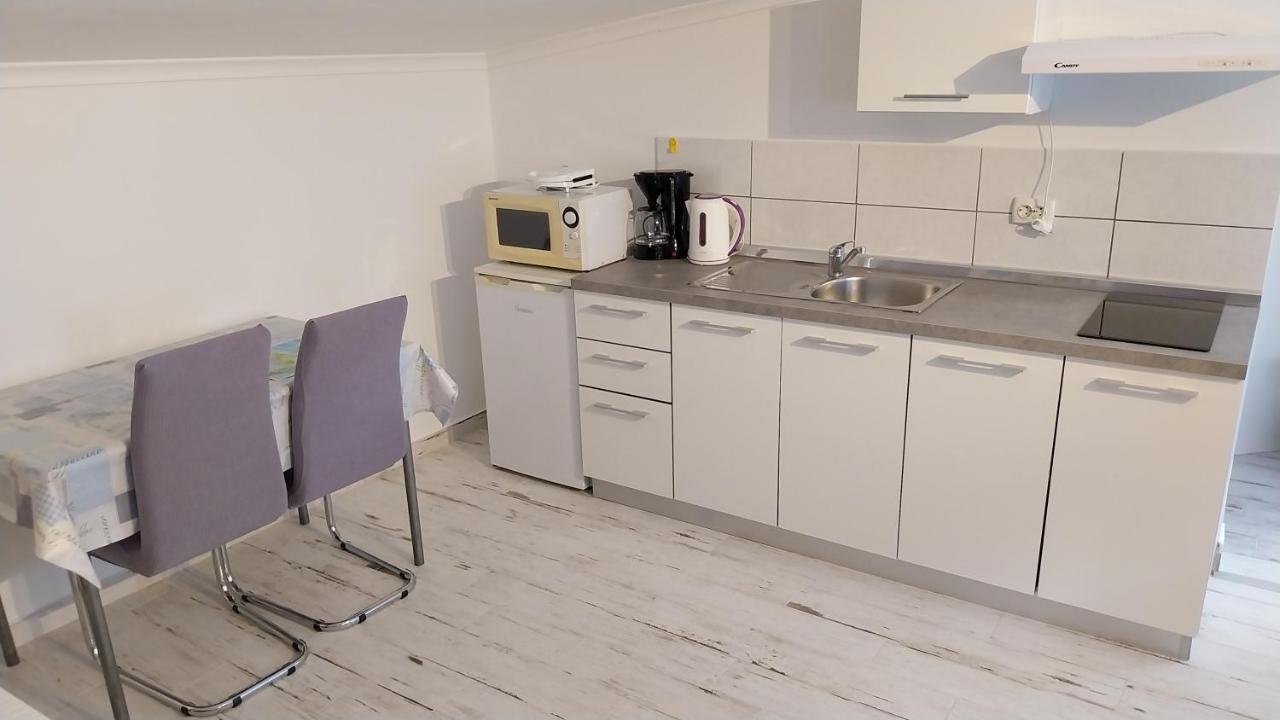 Jan 4 Apartment Пула Екстериор снимка